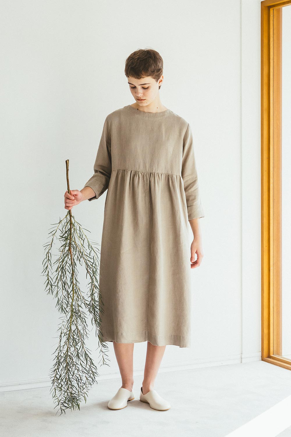 FOG LINEN WORK Fabia Linen Dress in Ash Grey Tempo FOG LINEN WORK Fabia Linen Dress in Ash Grey Tempo