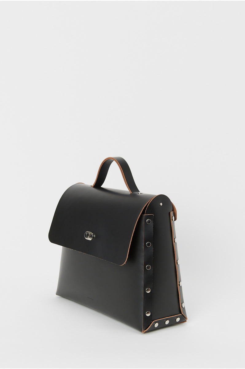 HENDER SCHEME Assemble Bag Flap L in Black at TEMPO