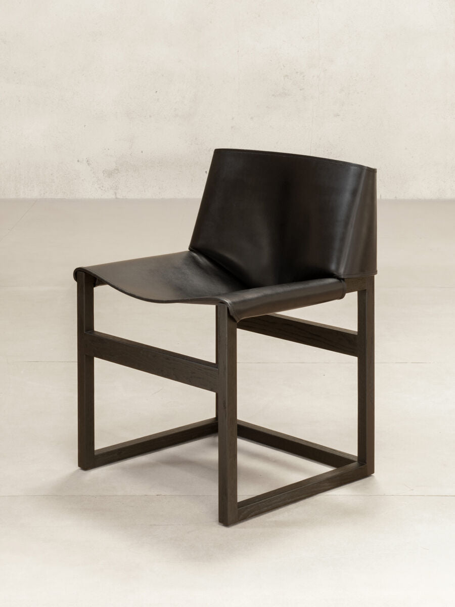 PHANTOM HANDS - Saddle Chair Black - Tempo