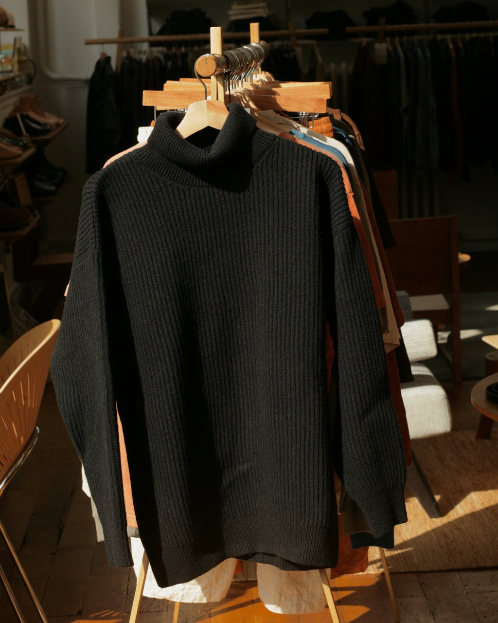 Extra Fine Virgin Merino Wool Turtleneck Sweater in Black