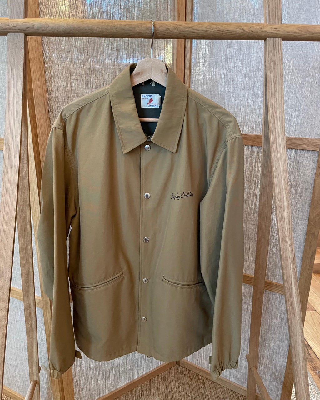 trophy clothing - Classic Logo Warm Up Jacket in Beige - Tempo