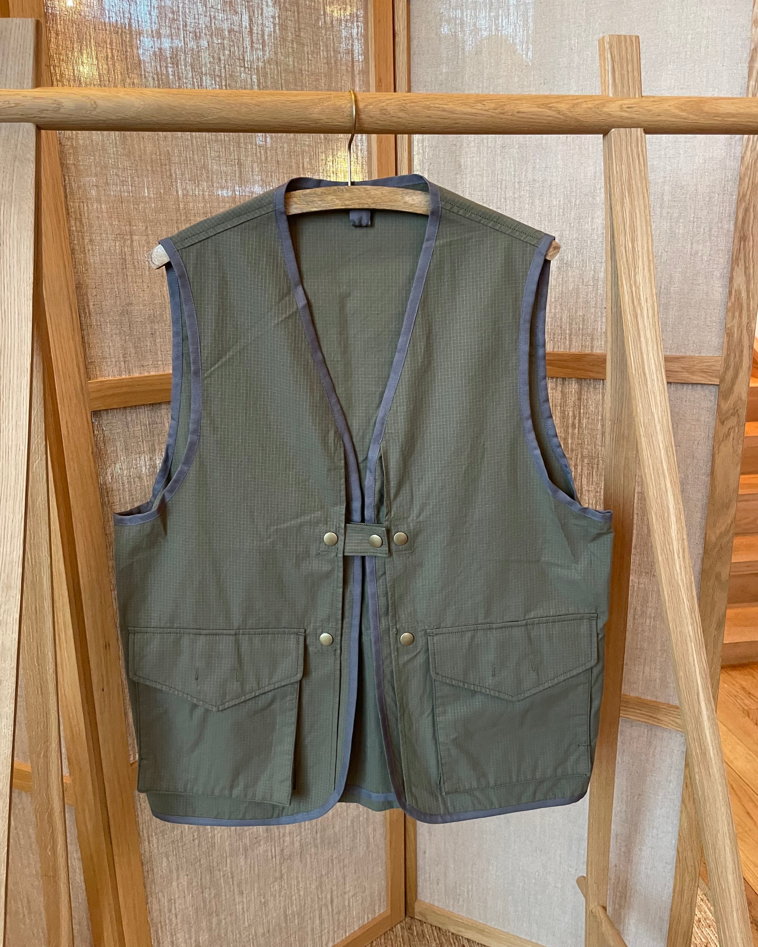 "Bernard III" Cotton Ripstop Vest in Olive Green