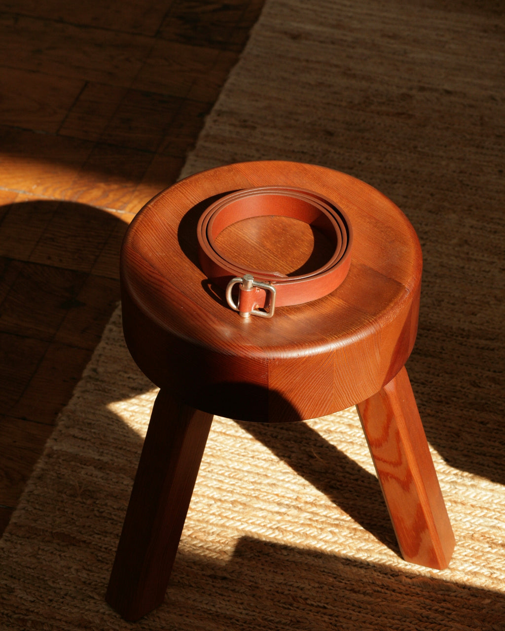 École de Pensée - Engineered Slide Buckle Volanato Leather Belt in Light Brown - Tempo