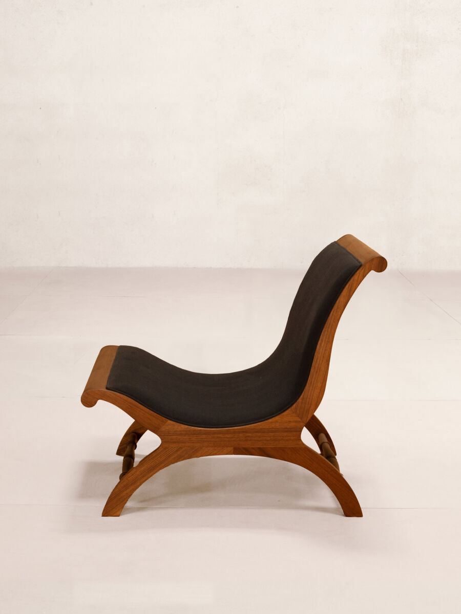 PHANTOM HANDS - Bentota Lounge Chair, Upholstered Version - Tempo