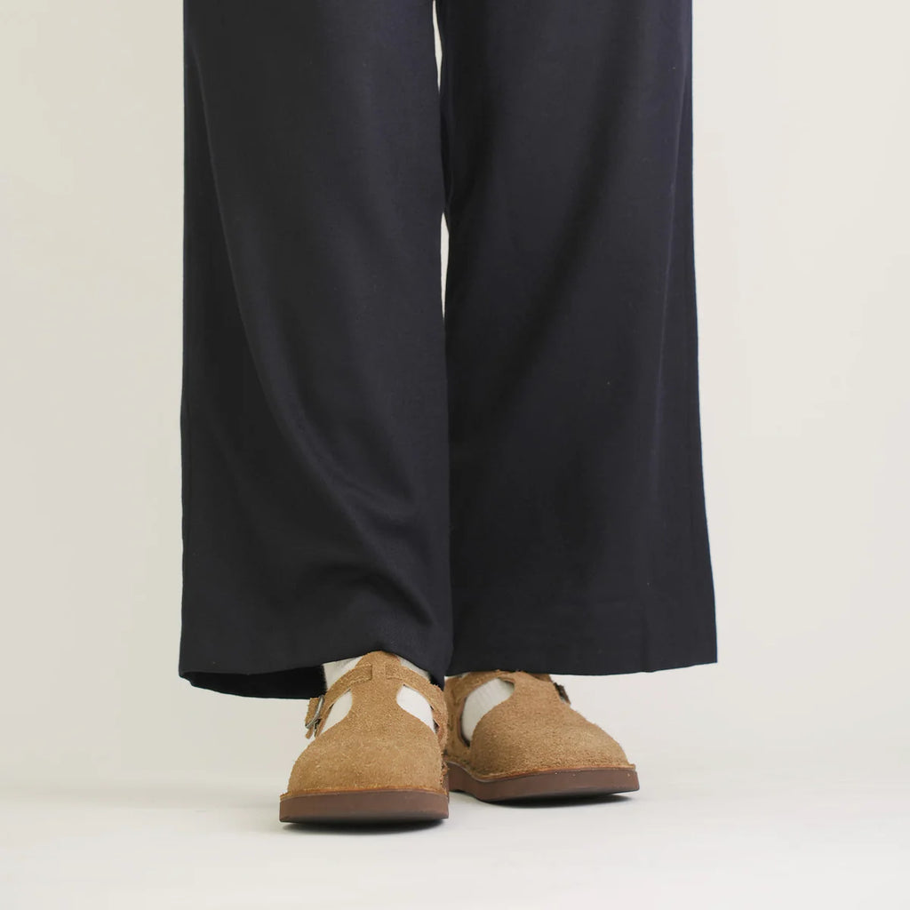 ORGANIC HANDLOOM - Guna in New taupe Velour Cowhide - Tempo