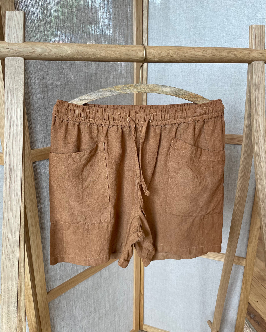 LICHEN GOODS X TEMPO - Cutch Hand-Dyed Hemp Easy Shorts - Tempo
