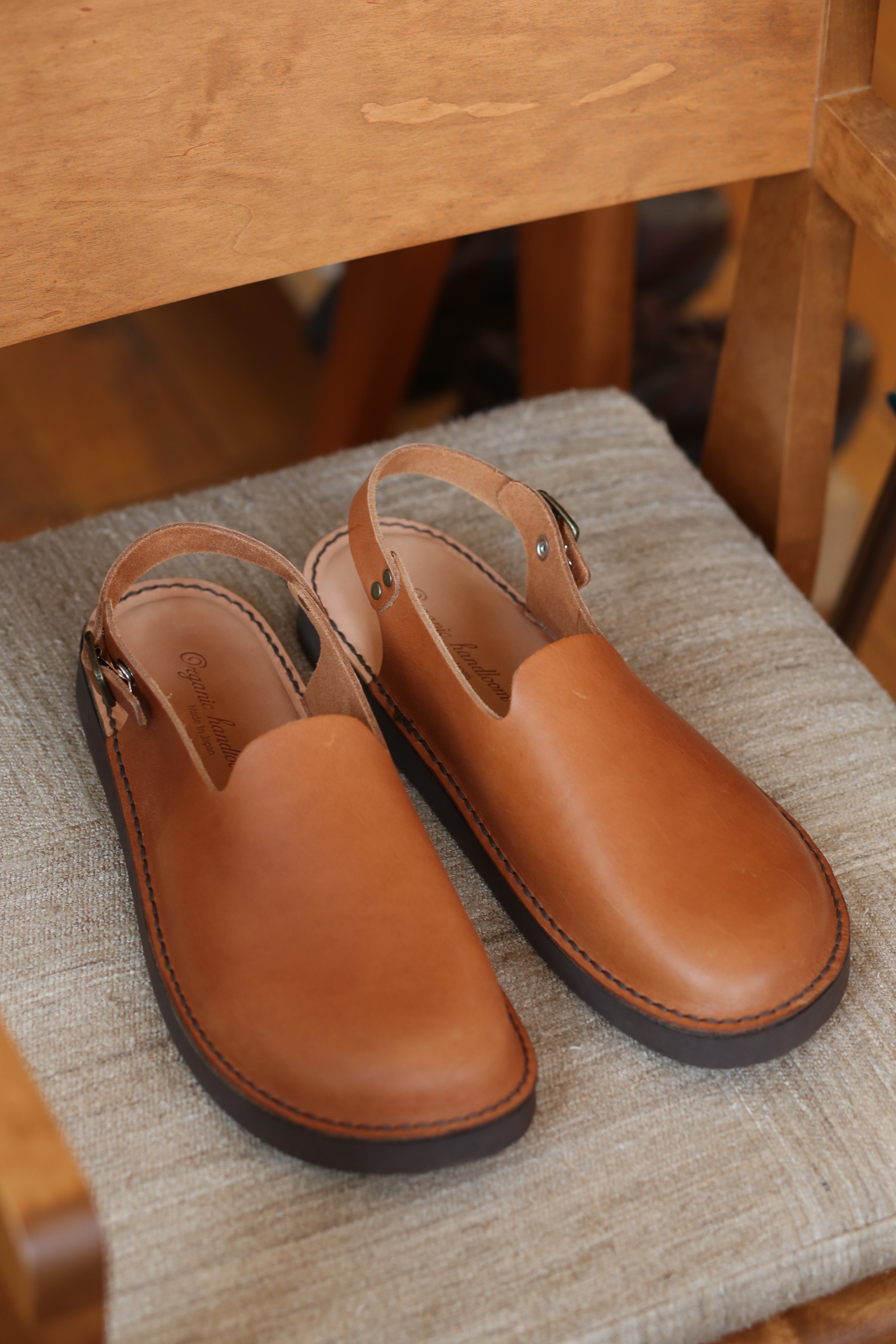 Meissen in Oiled Pull-Up Leather - Brown / Natural