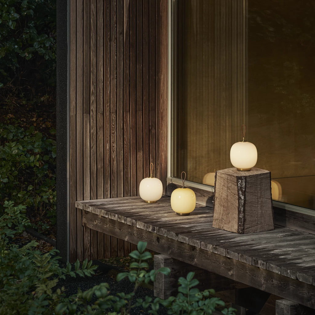 LOUIS POULSEN - NEW - VL 45 RADIOHUS PORTABLE LAMP - BRASS / WHITE OPAL GLASS - Tempo