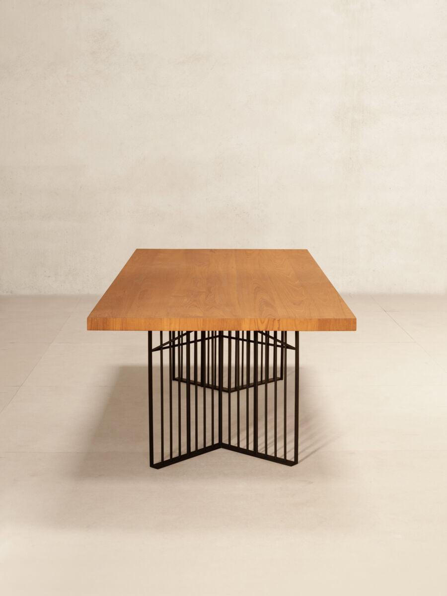 PHANTOM HANDS - A Lunuganga Dining Table, Original - Tempo