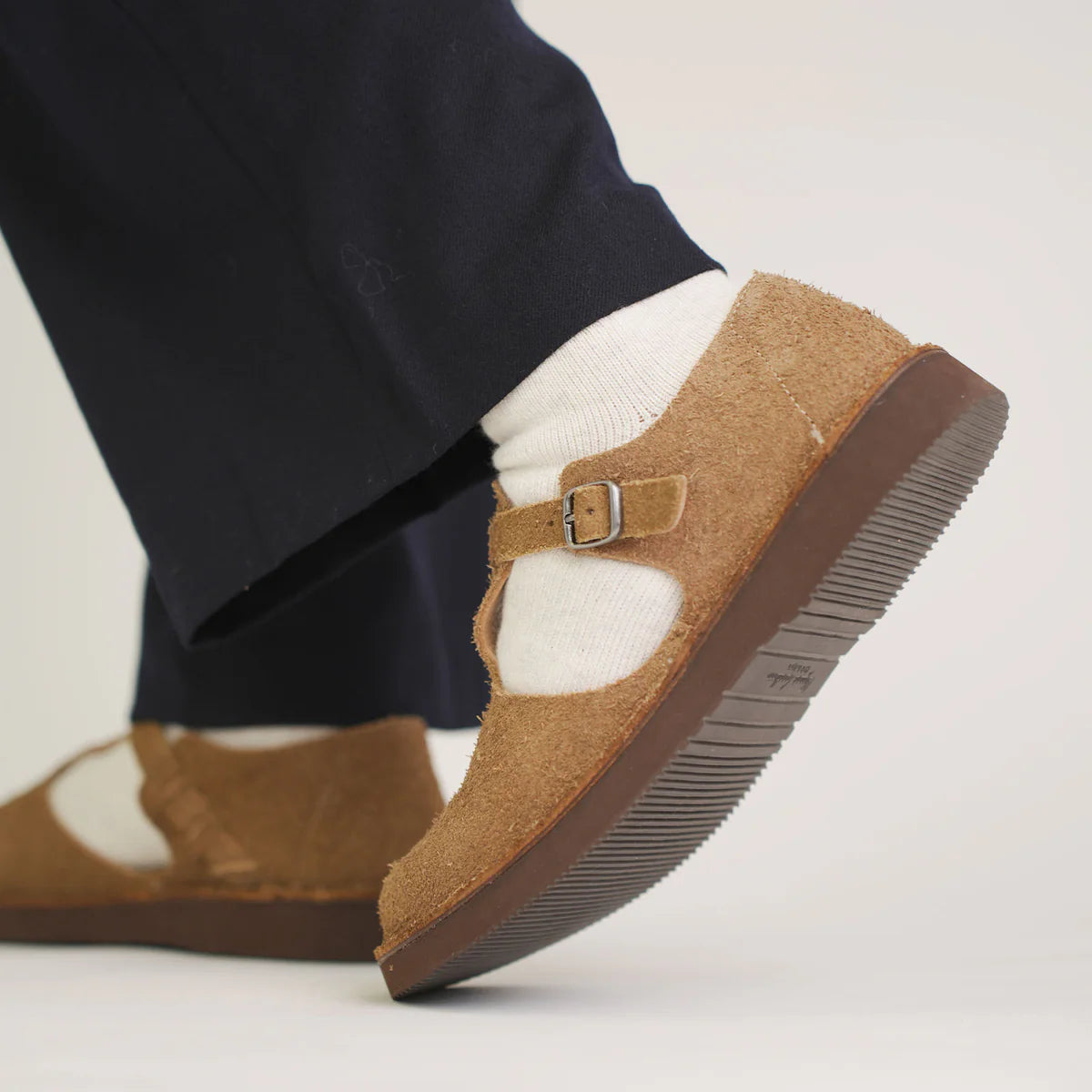 ORGANIC HANDLOOM - Guna in New taupe Velour Cowhide - Tempo