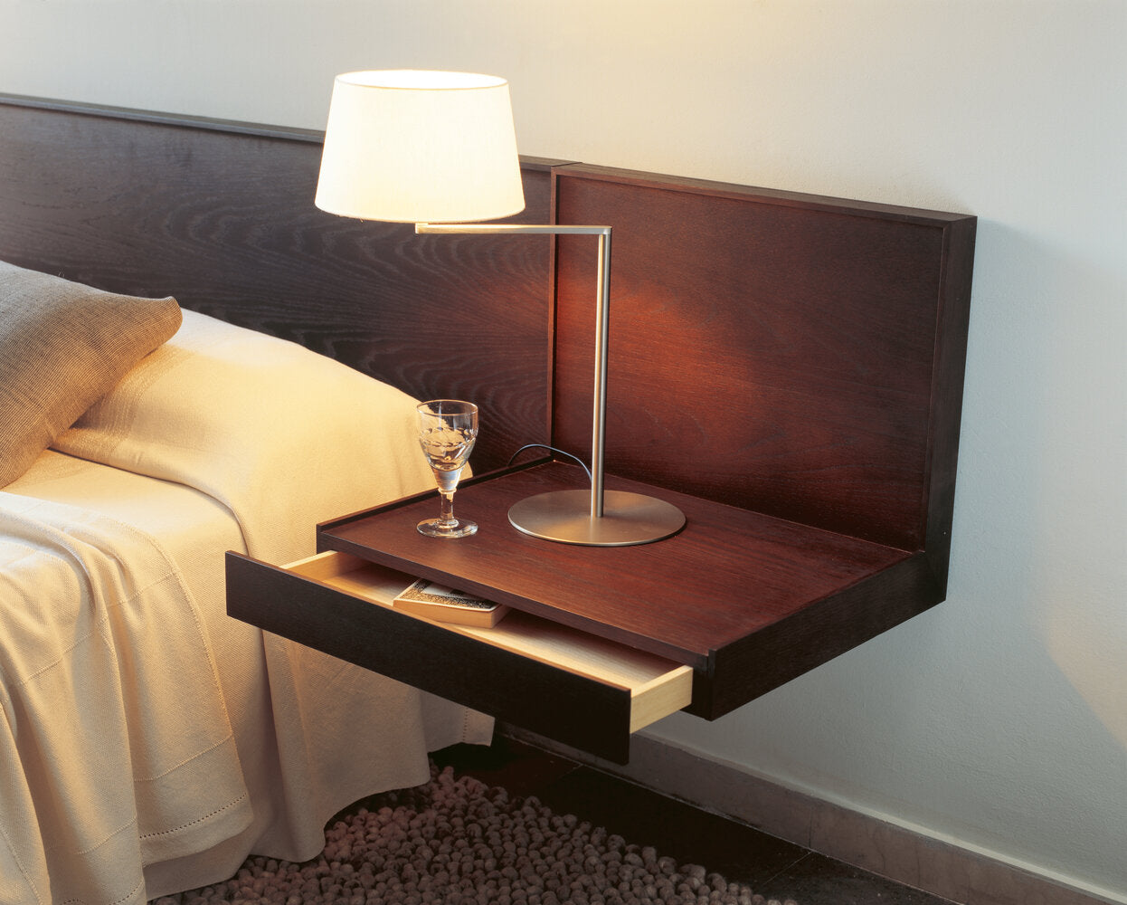 SANTA & COLE - Americana Table Lamp | Miguel Milá - Tempo