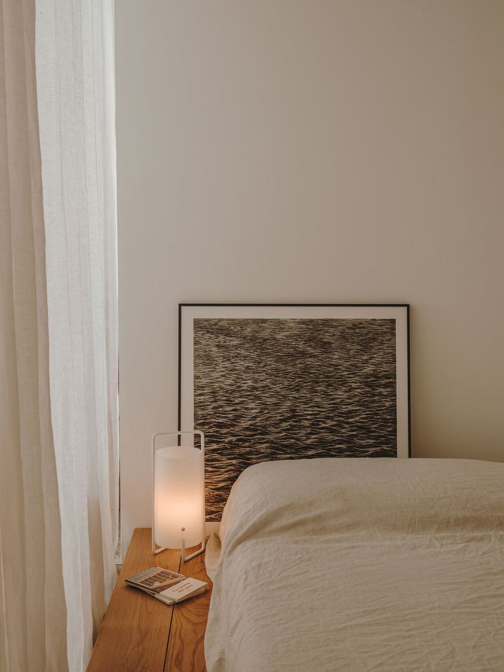 SANTA & COLE - Asa Table Lamp | Miguel Milá - Tempo