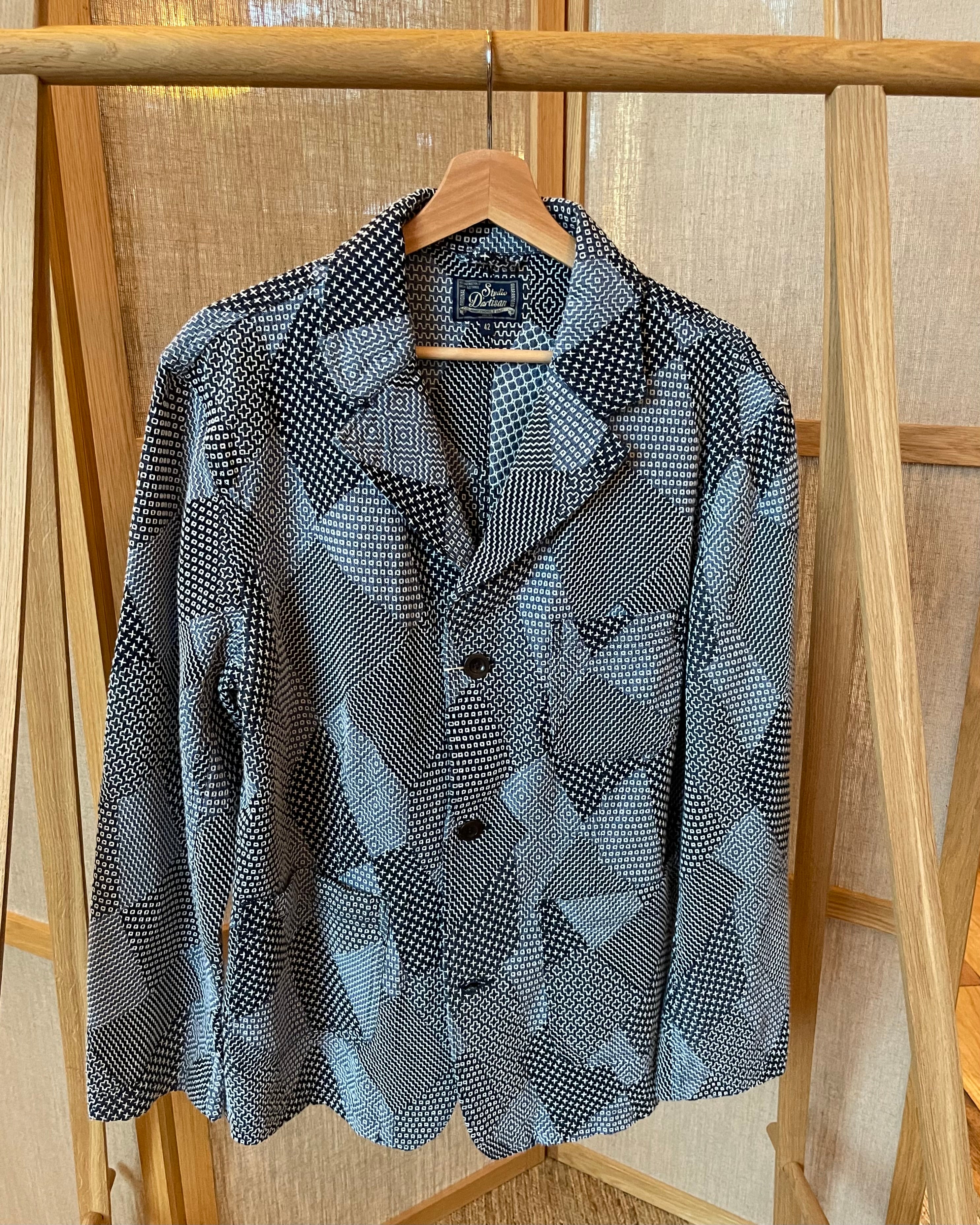 Veste en tissu jacquard Sashiko Tsugihagi en indigo bicolore