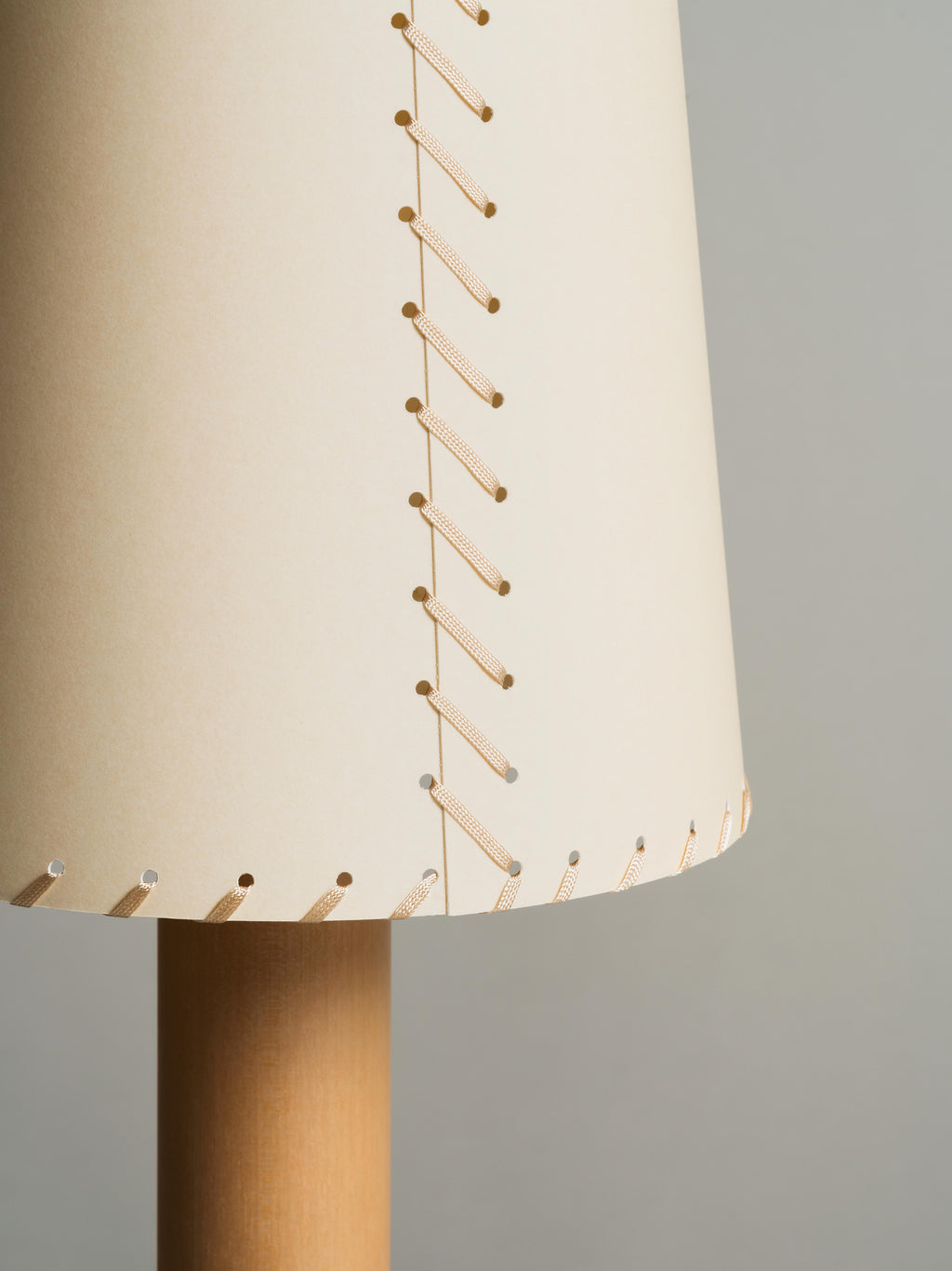 Básica M2 Birch Wood and Parchment Lamp - Tempo