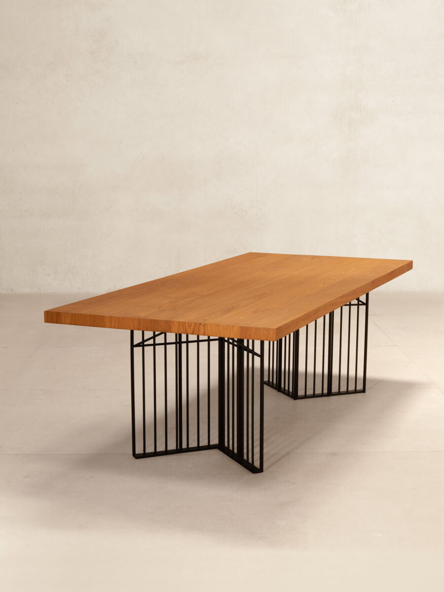 PHANTOM HANDS - A Lunuganga Dining Table, Original - Tempo