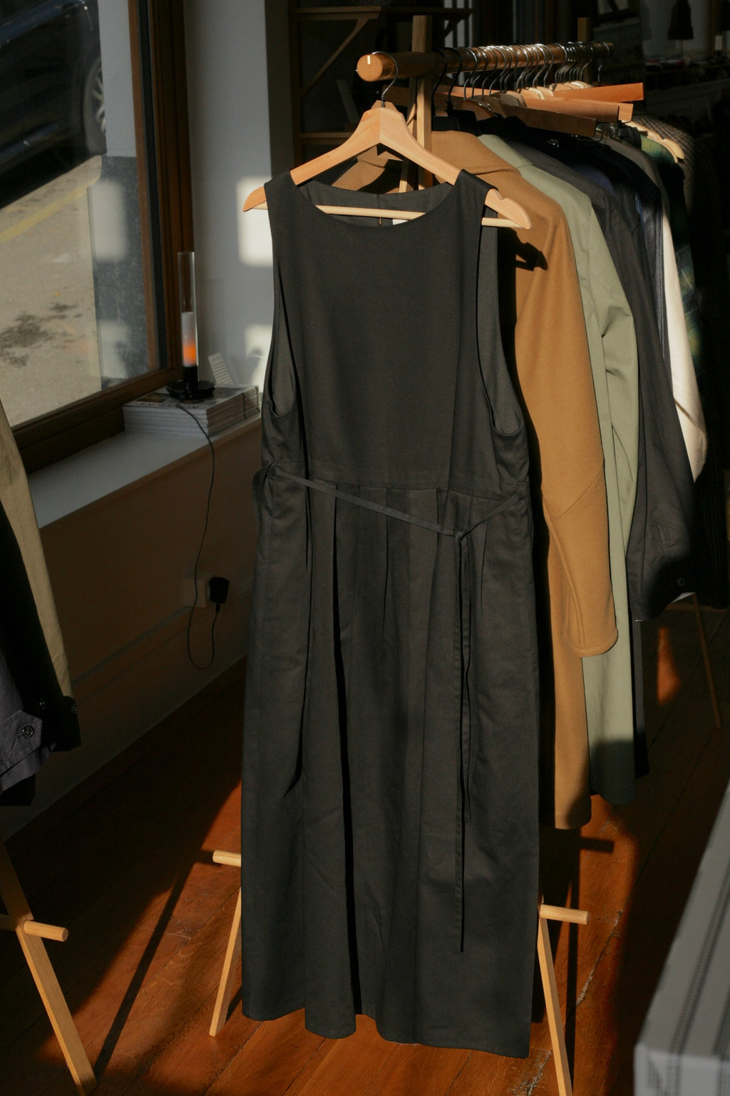 YOKO SAKAMOTO - Cotton Twill Layered Dress | Black - Tempo