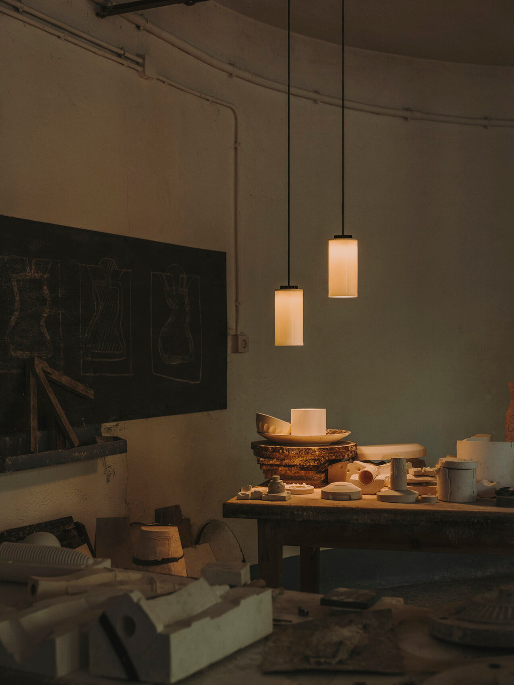 Cirio Simple Pendant Lamps in Porcelain or Brass - Tempo