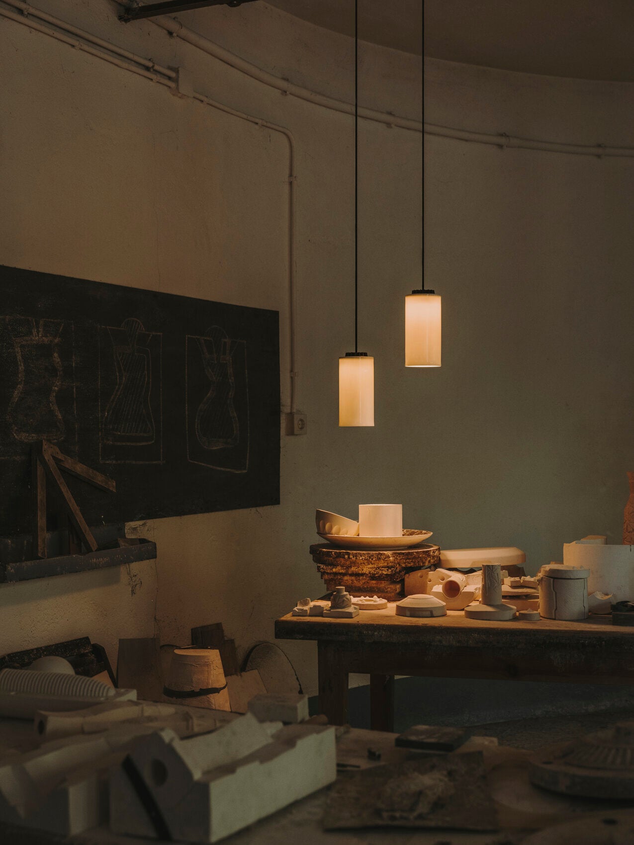 Cirio Simple Pendant Lamps in Porcelain or Brass - Tempo