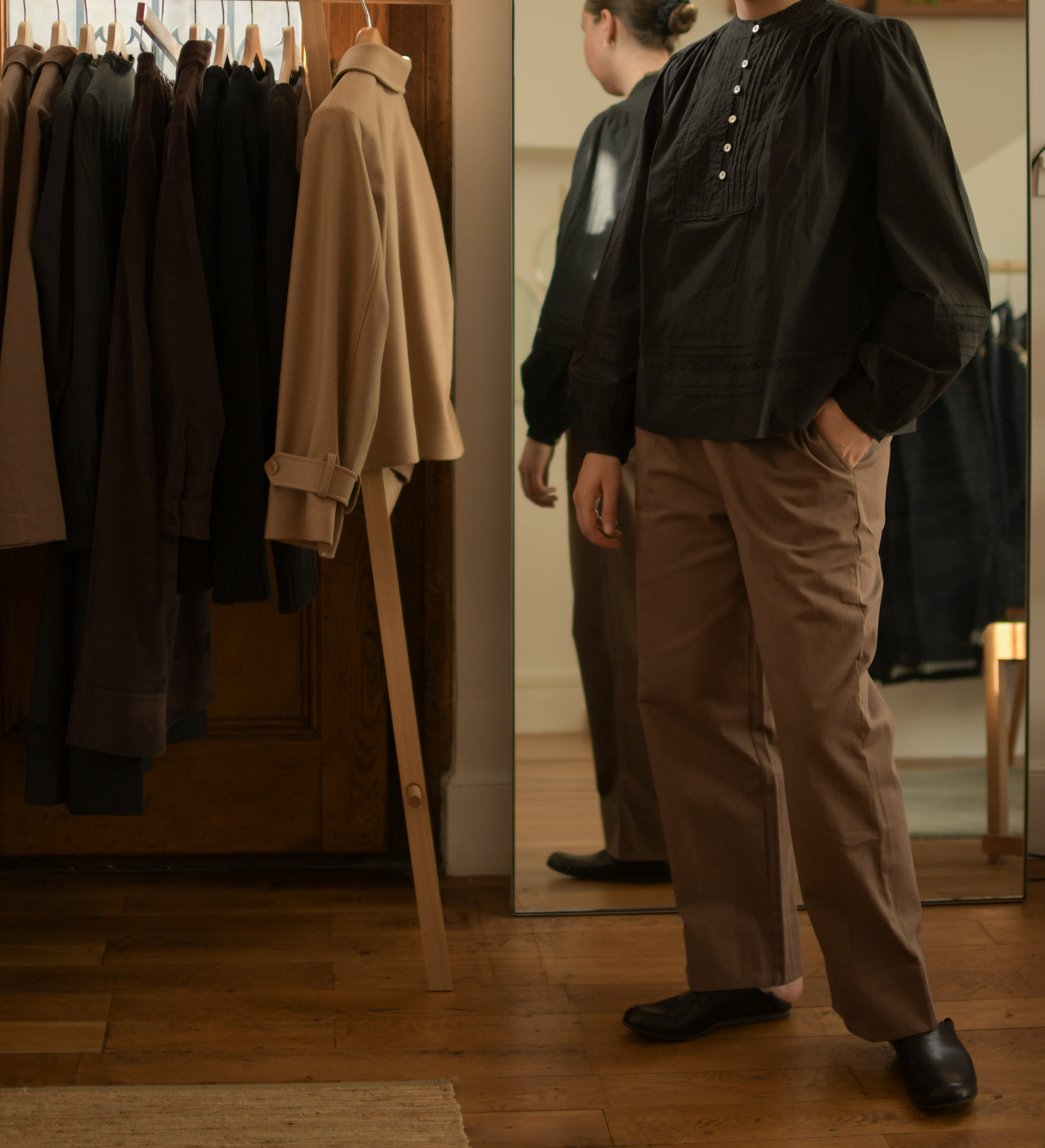 Leaf-Shirt aus Bio-Baumwolle in Schwarz 