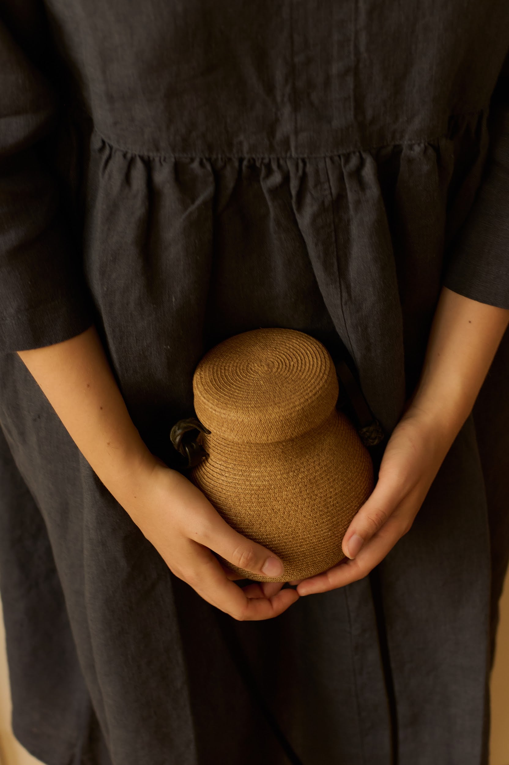 KAMARO'AN - Atomo Straw Braid Bag with Leather Strap and Linen Strap - Tempo