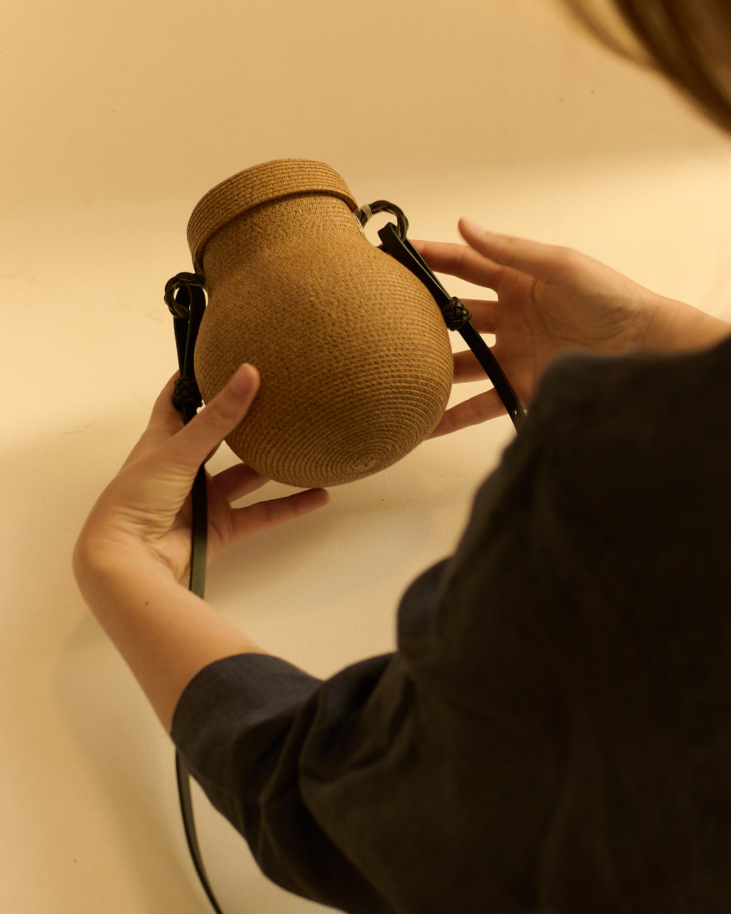 KAMARO'AN - Atomo Straw Braid Bag with Leather Strap and Linen Strap - Tempo