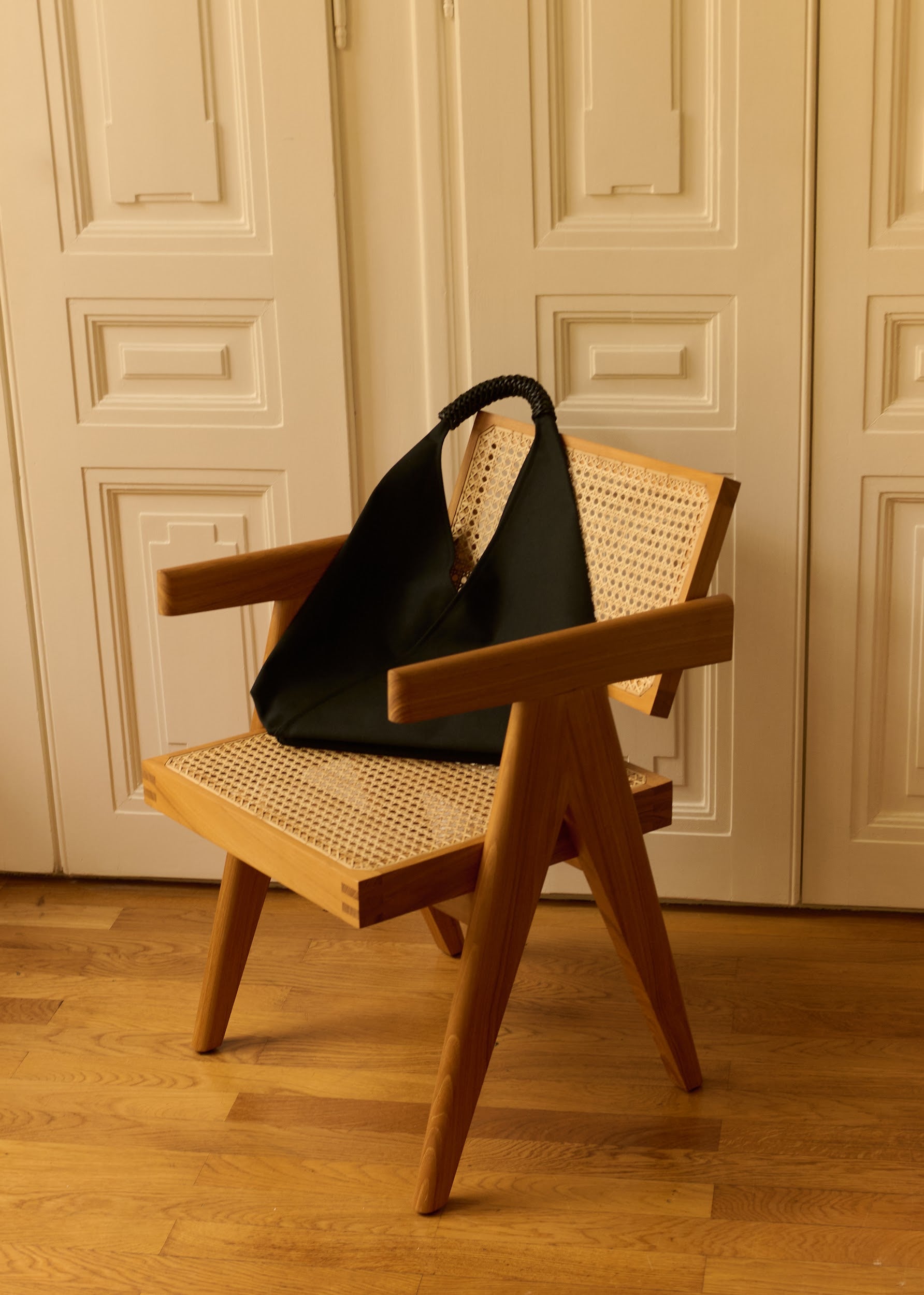 Woven Triangle Bag 58cm in Black with Chestnut-Dyed Leather Handle