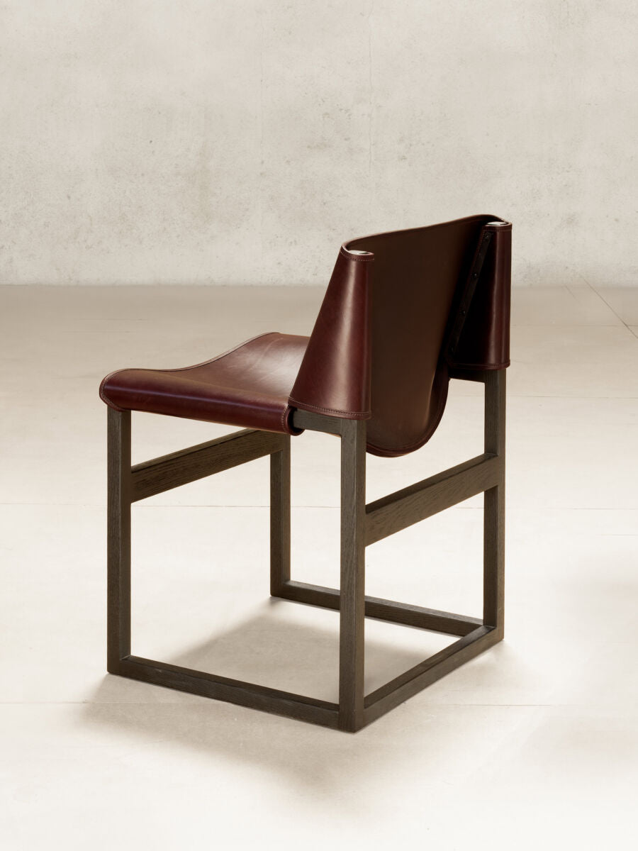 PHANTOM HANDS - Saddle Chair Burgundy - Tempo