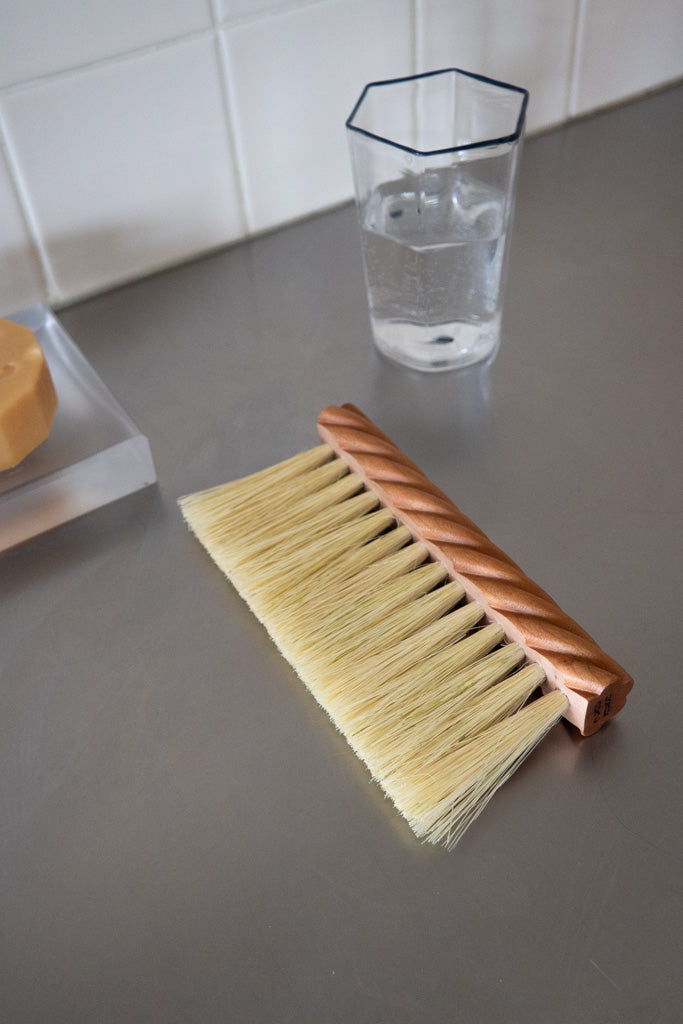 Pre-order Table brush