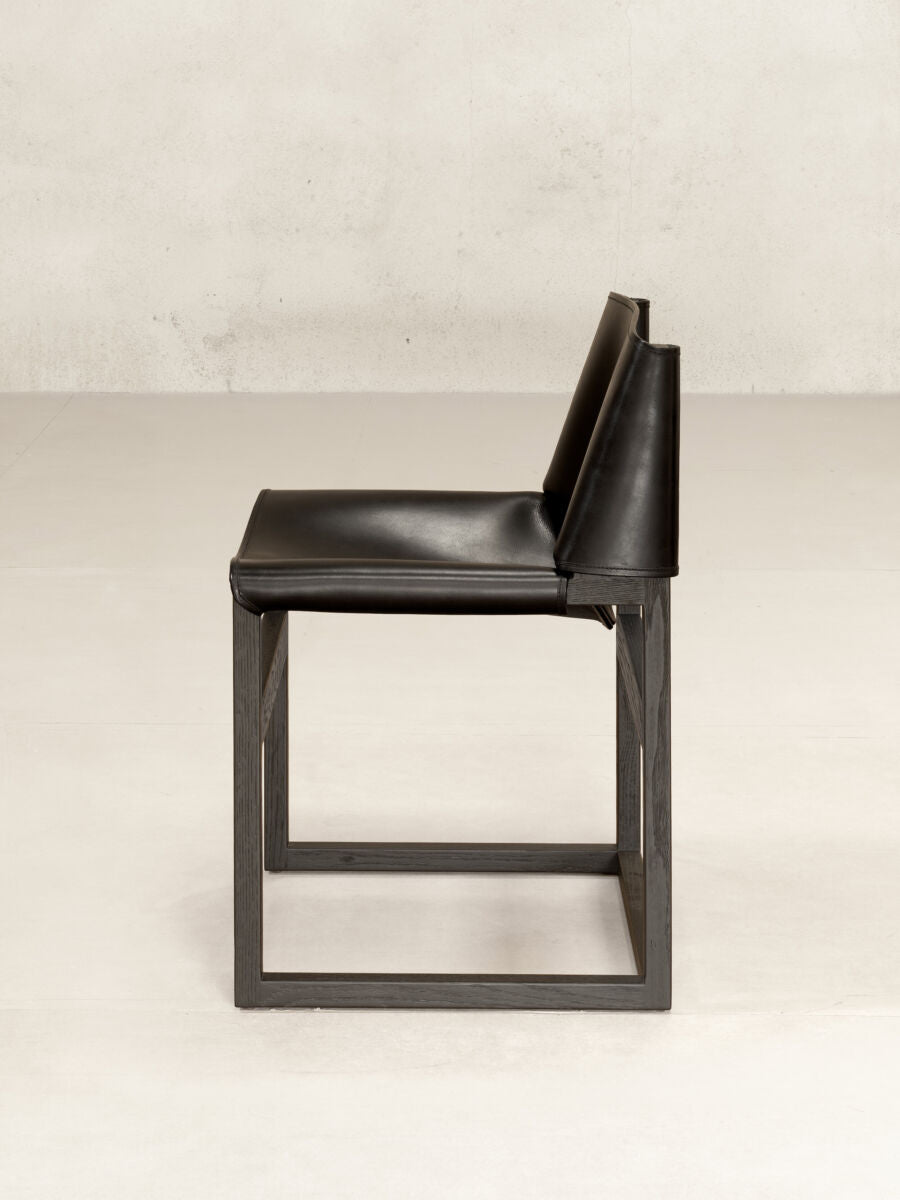 PHANTOM HANDS - Saddle Chair Black - Tempo