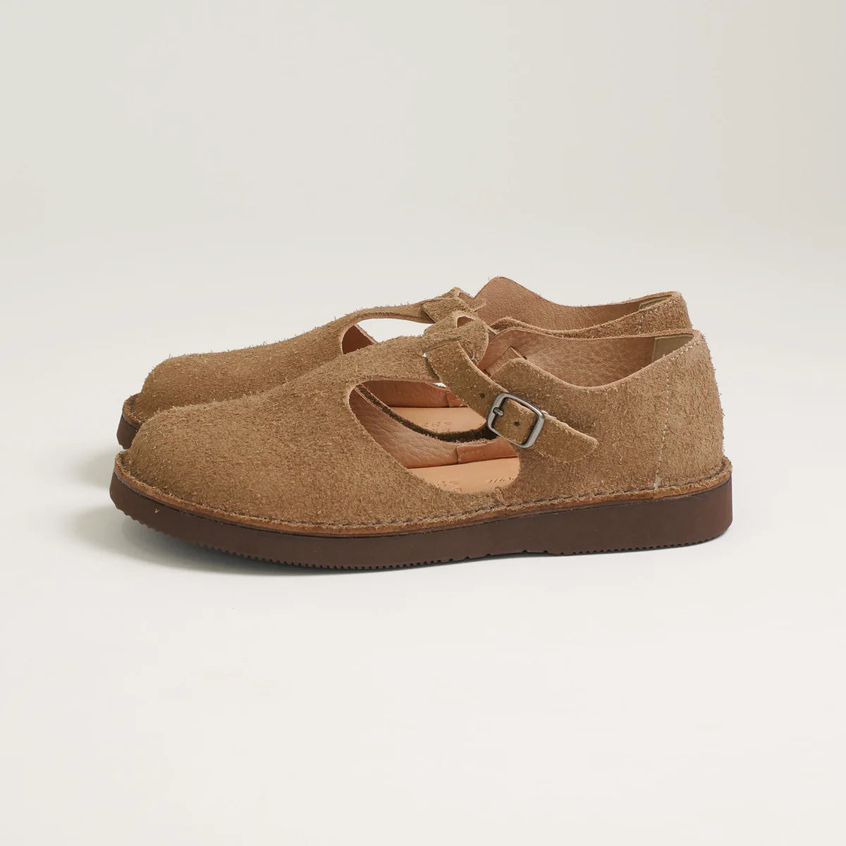 ORGANIC HANDLOOM - Guna in New taupe Velour Cowhide - Tempo