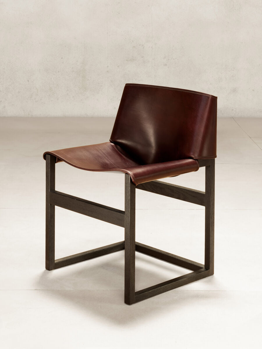 PHANTOM HANDS - Saddle Chair Burgundy - Tempo