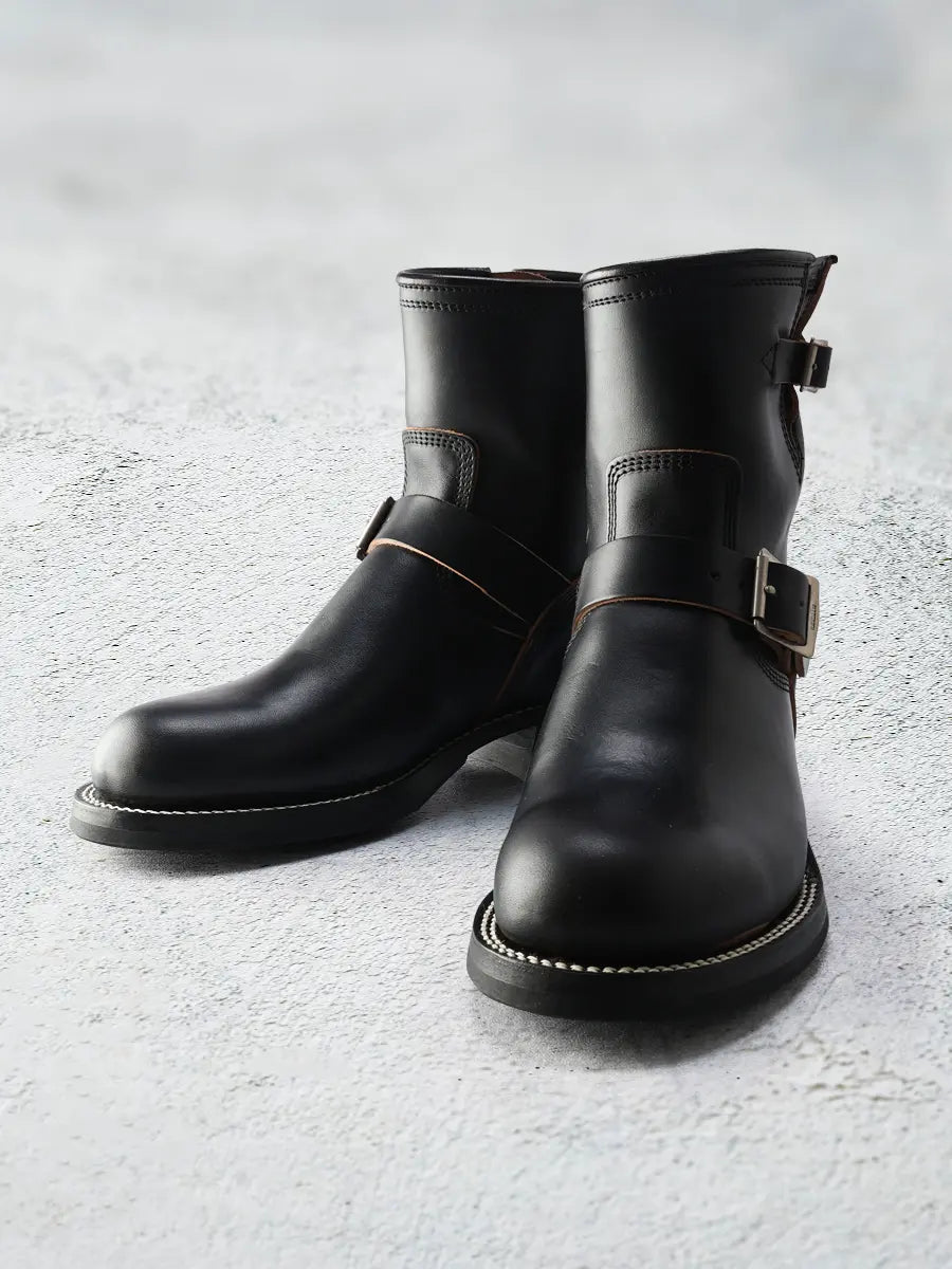 Vegetable Tanned Tea-Core Horsehide Engineer Boots in Black