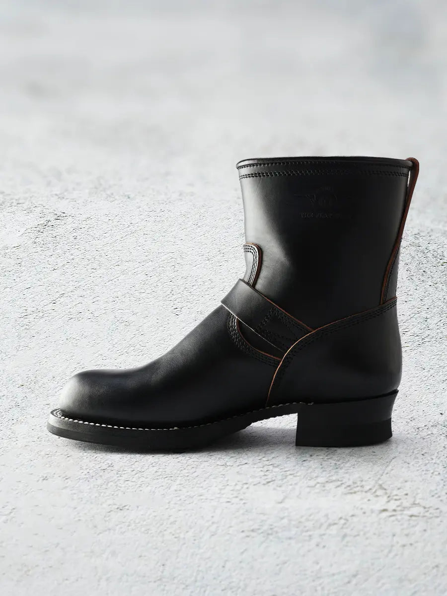 Vegetable Tanned Tea-Core Horsehide Engineer Boots in Black