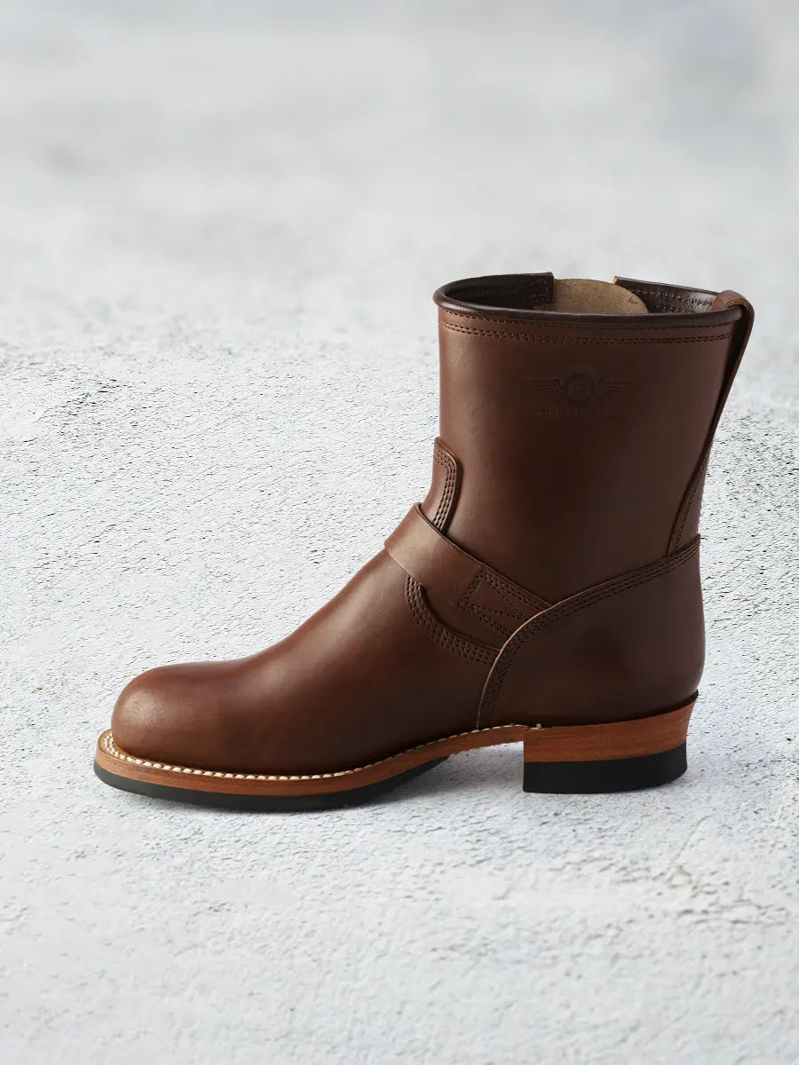 THE FLAT HEAD - Vegetable Tanned Tea-Core Horsehide Engineer Boots in Brown - Tempo