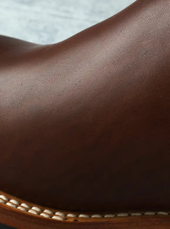 THE FLAT HEAD - Vegetable Tanned Tea-Core Horsehide Engineer Boots in Brown - Tempo