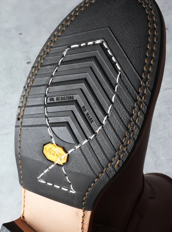 THE FLAT HEAD - Vegetable Tanned Tea-Core Horsehide Engineer Boots in Brown - Tempo