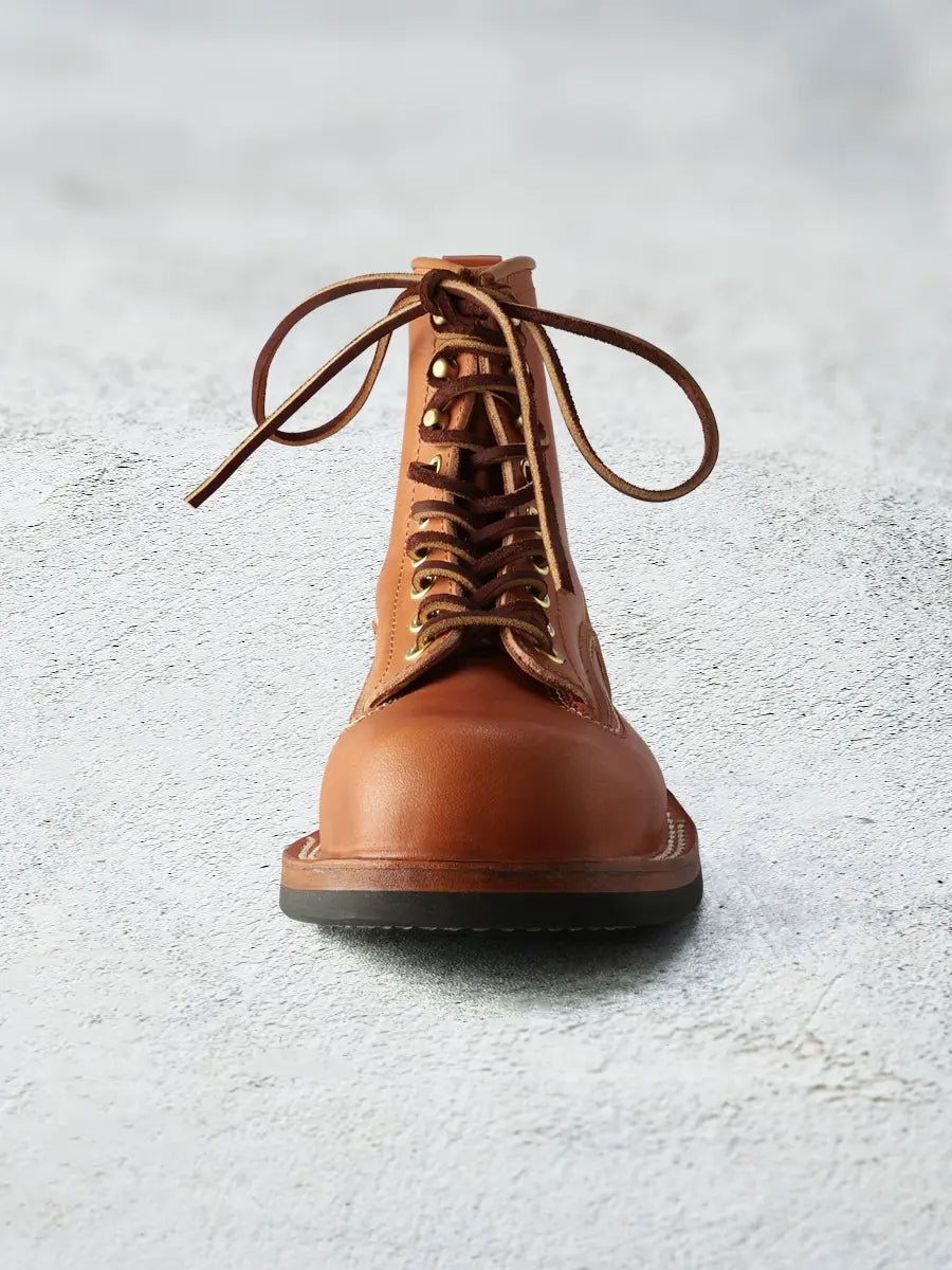 THE FLAT HEAD - Vegetable Tanned Tea-core Horsehide Leather Logger Boots in Beige Natural - Tempo