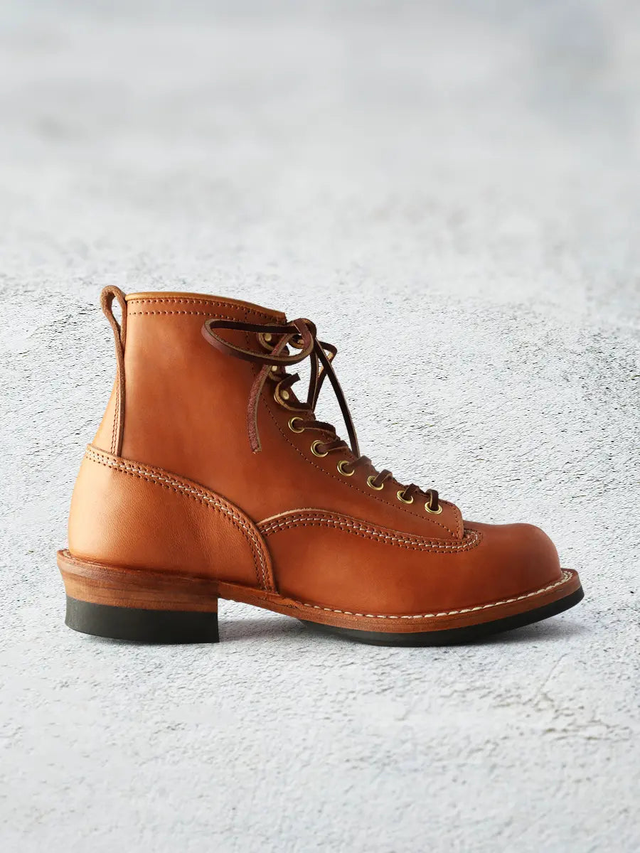 THE FLAT HEAD - Vegetable Tanned Tea-core Horsehide Leather Logger Boots in Beige Natural - Tempo