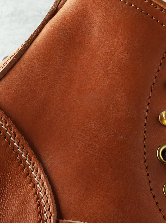 THE FLAT HEAD - Vegetable Tanned Tea-core Horsehide Leather Logger Boots in Beige Natural - Tempo