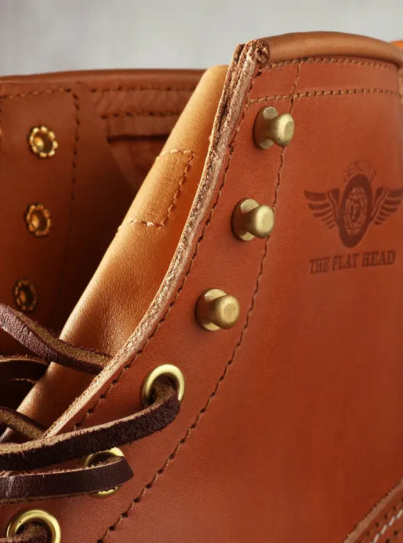 THE FLAT HEAD - Vegetable Tanned Tea-core Horsehide Leather Logger Boots in Beige Natural - Tempo