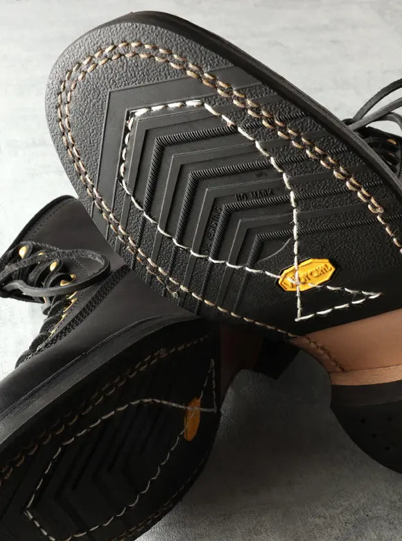 THE FLAT HEAD - Vegetable Tanned Tea-core Horsehide Leather Logger Boots in Beige Natural - Tempo