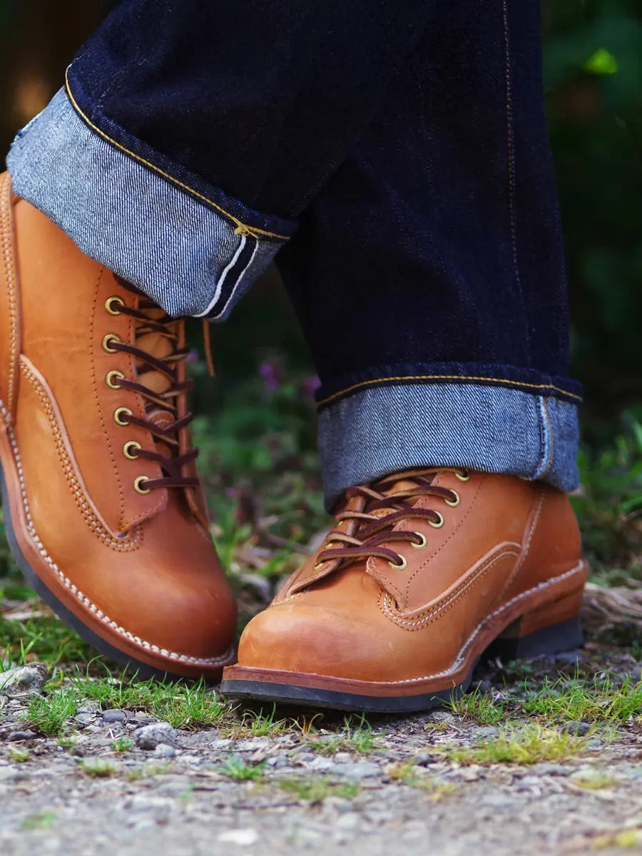 THE FLAT HEAD - Vegetable Tanned Tea-core Horsehide Leather Logger Boots in Beige Natural - Tempo
