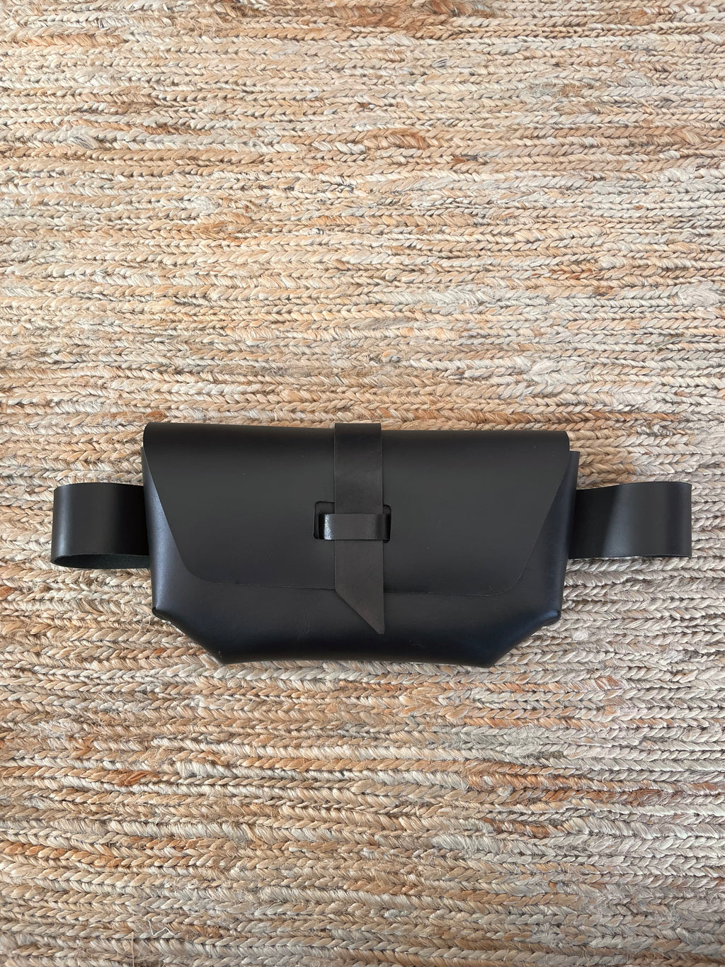 The Belt Bag / Clutch Bag | Vegetable Tanned Leather | Black - Tempo