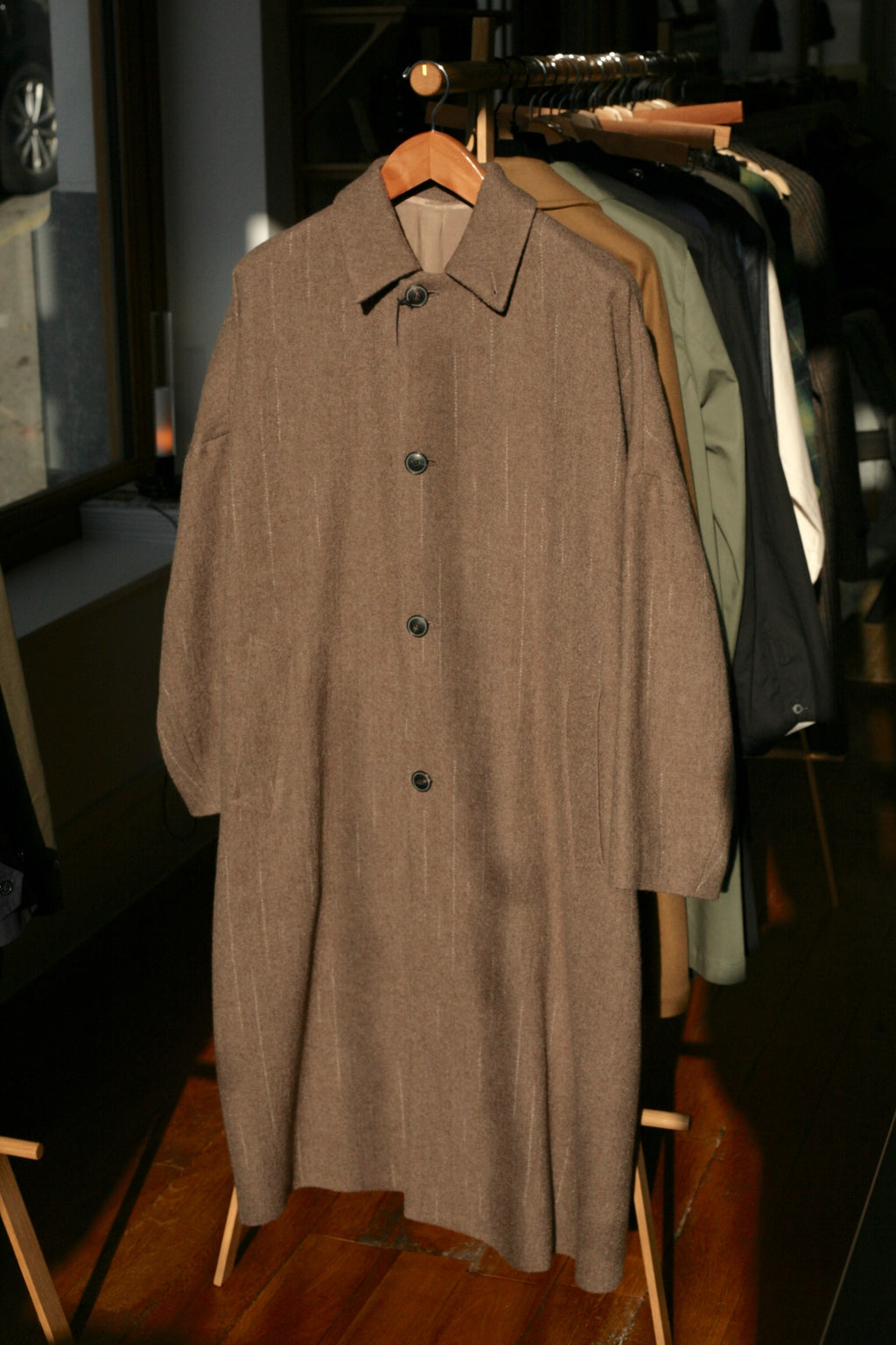 YOKO SAKAMOTO - Kasuri Overcoat in Tasmanian Broken Twill Wool | Beige - Tempo