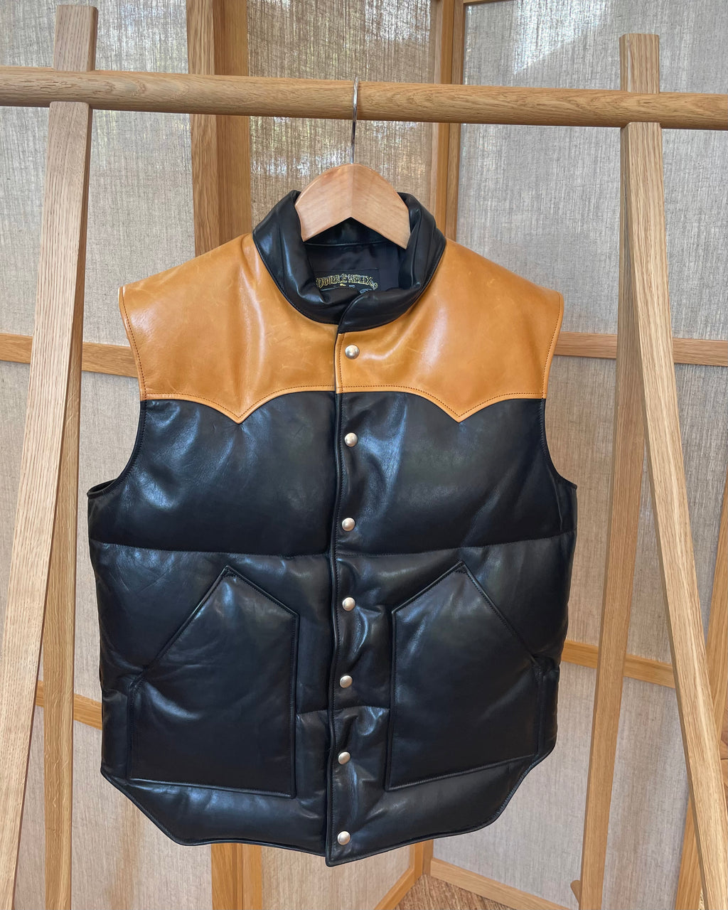 DOUBLE HELIX - Old Toy Vest (SC) Caramel - Pony & Tea-Core Horsehide - Tempo