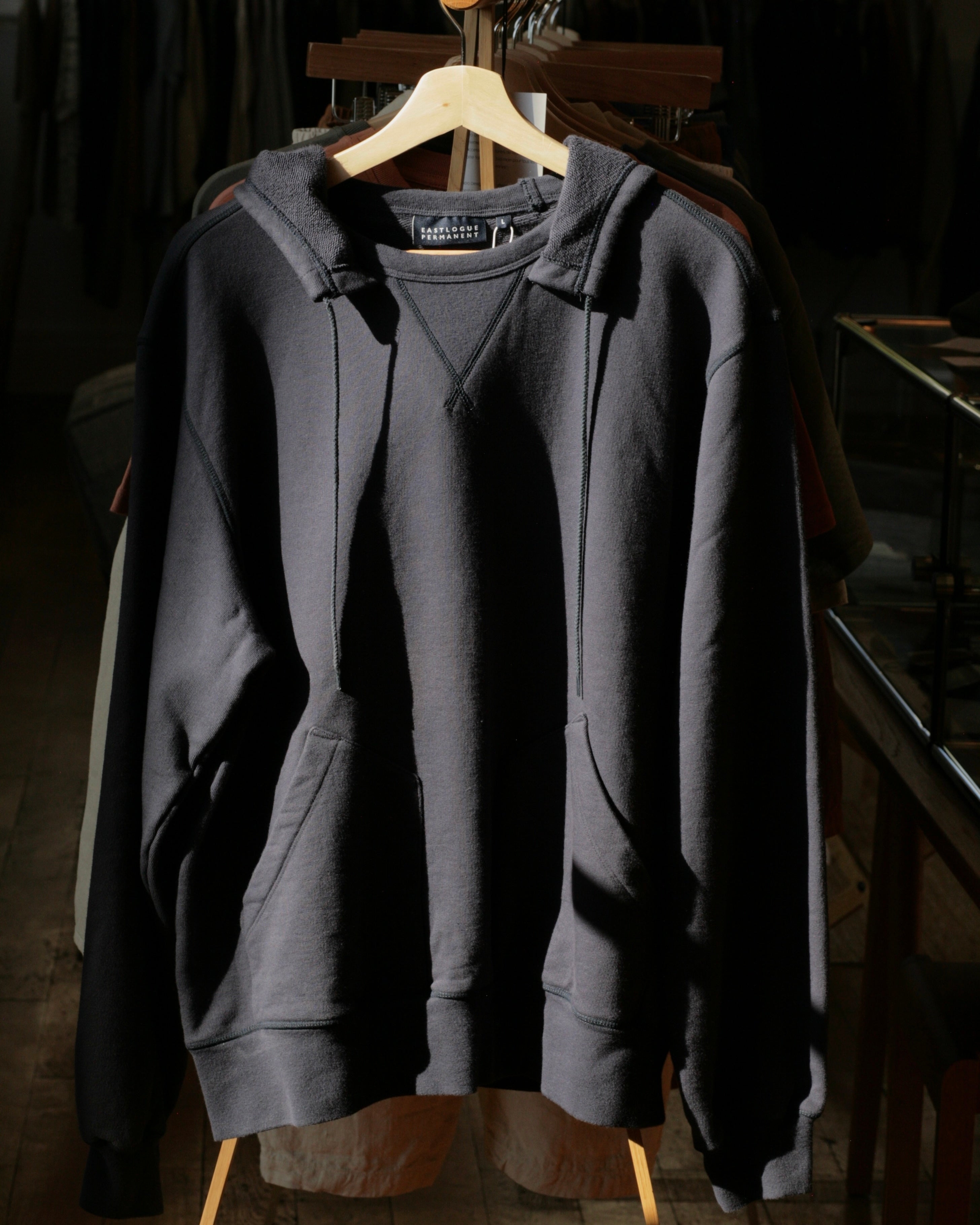 Eastlogue - Permanent - Hooded Sweatshirt in Navy - Tempo