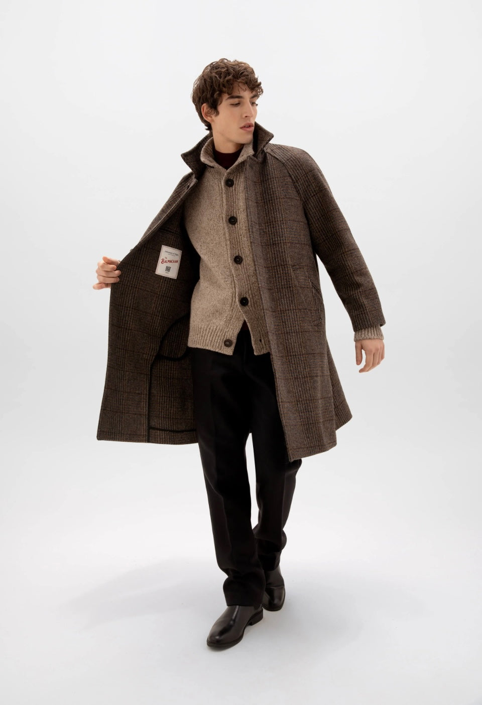 JOHNSTONS OF ELGIN - ‘The Balmacaan’ Lambswool Coat in Bracken - Tempo