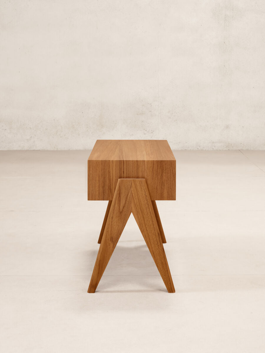 PHANTOM HANDS - Side Table V-Leg - Tempo