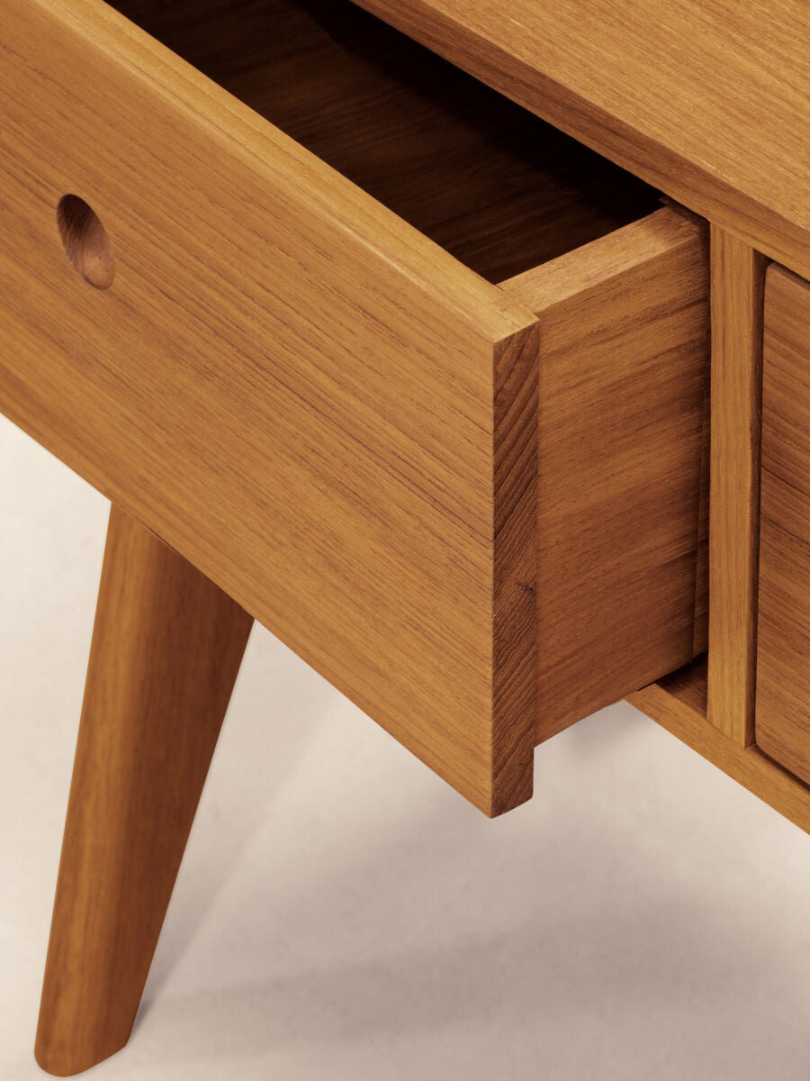 PHANTOM HANDS - Side Table V-Leg - Tempo