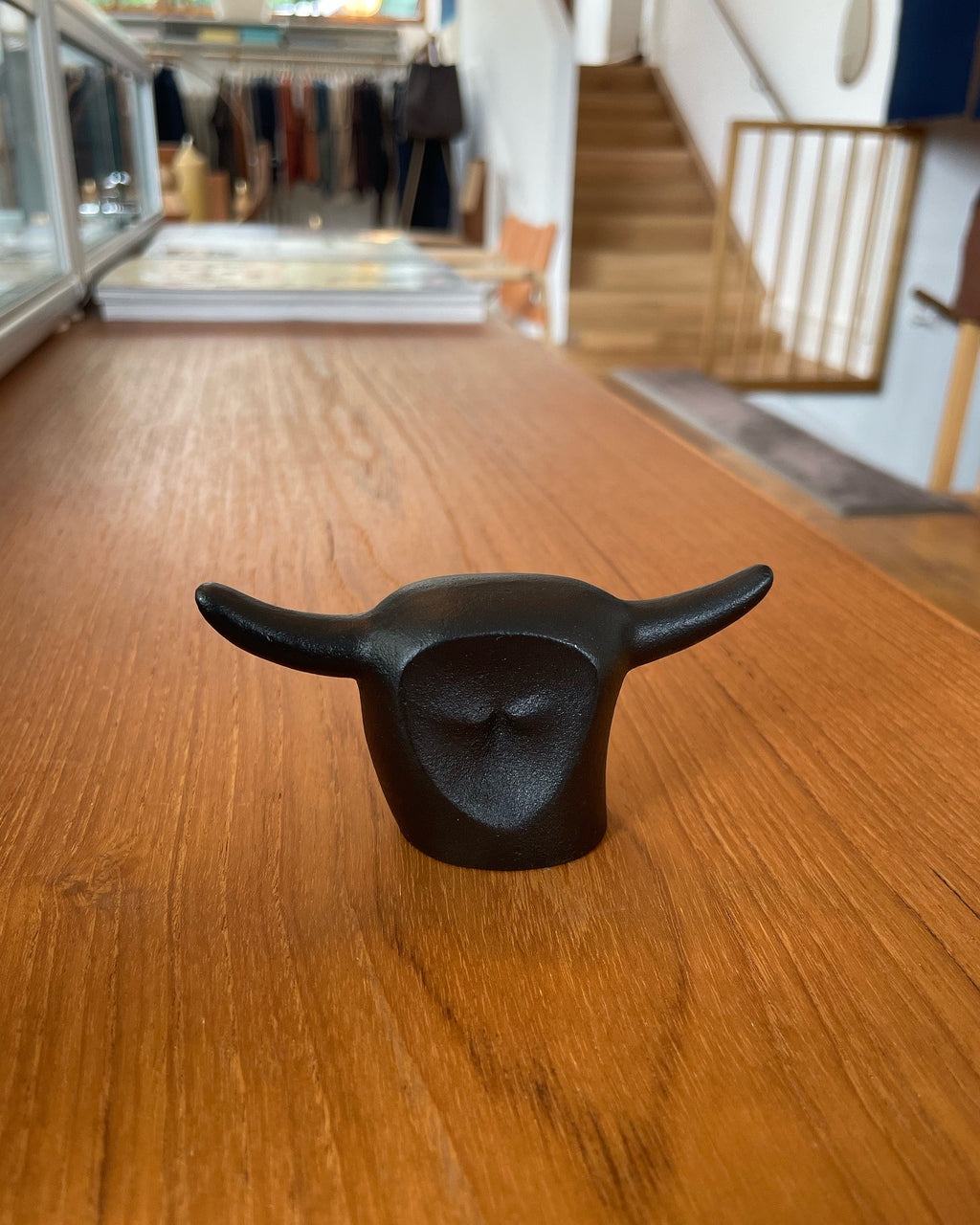 TADAHIRO BABA - Cast Iron Bull - Paper Weight - Tempo